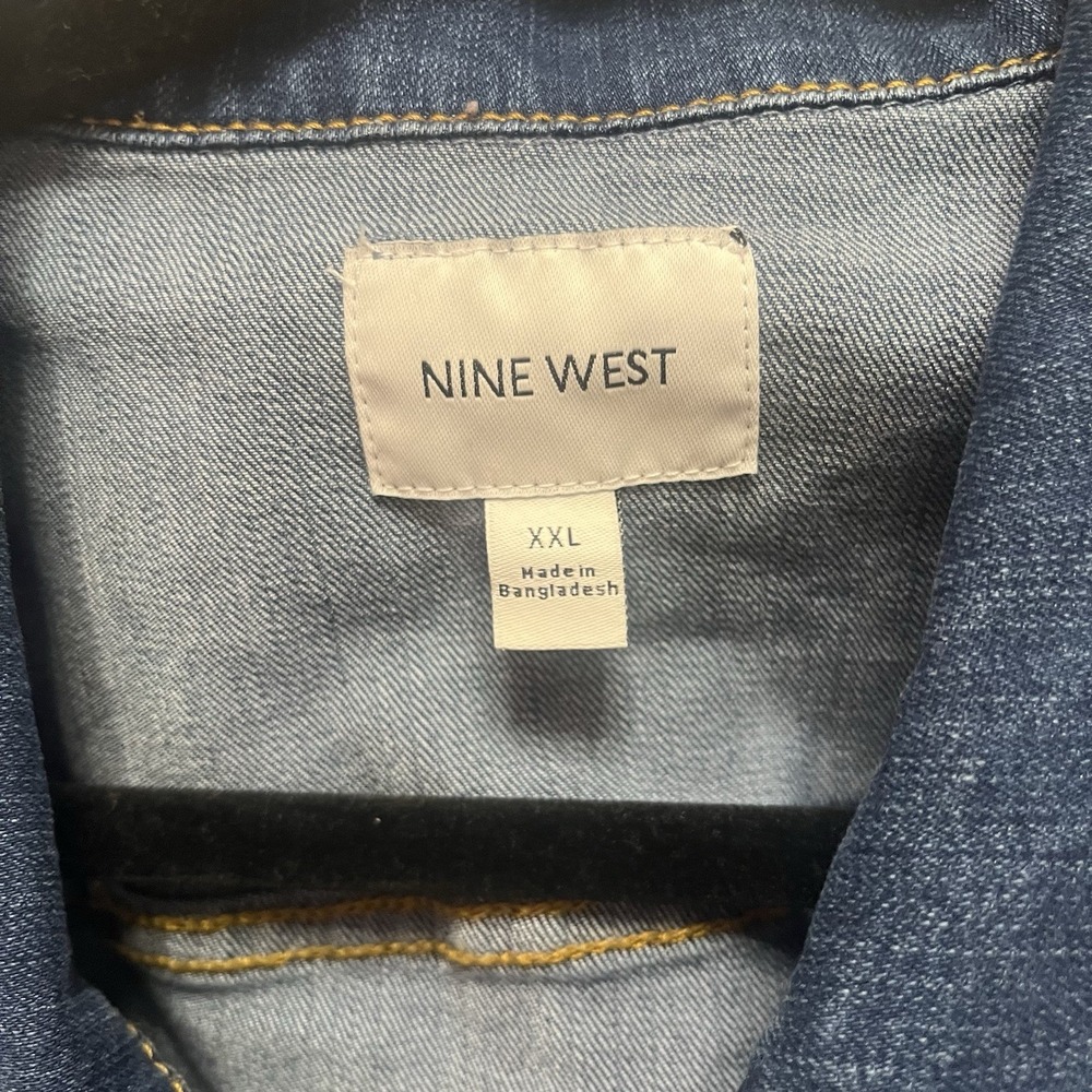 Nine‎ West Women's Jean Jacket Blue Denim Button Front Cropped Size 2XL Raw Edge - Picture 2 of 7